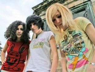 b004201429-io-r-esisto-al-teatro-studio-di-scandicci