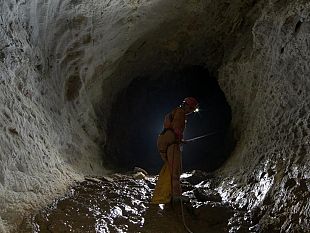 b104271625-primo-maggio-in-grotta-con-il-gruppo-speleologico