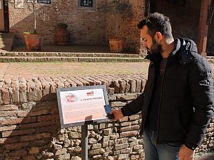 b402192234-guida-gratis-su-smartphone-a-certaldo-alto