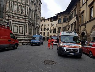 allarme-bomba-a-firenze-recintato-il-duomo