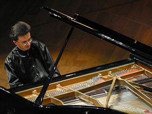 gianna-fratta-sul-podio-dellorchestra-da-camera-fiorentina