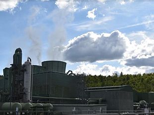 geotermia-in-toscana-la-prima-serra-a-calore-geotermico