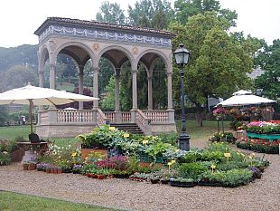 b109291428-mostra-autunnale-di-piante-e-fiori-1-2-ottobre-2011