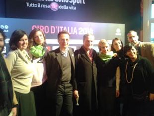 b401071857-giro-d-italia-la-maglia-2014-presentata-a-firenze