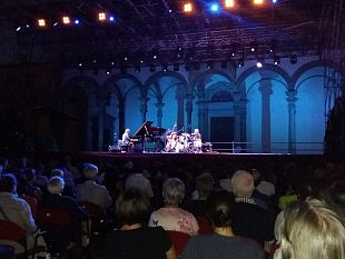 lakoustic-band-ieri-sera-in-piazza-ss-annunziata