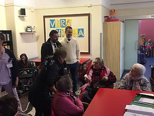 aggressione-ad-anziano-ripresa-con-il-cellulare