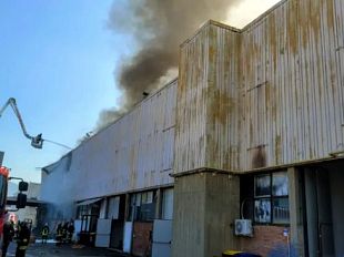 incendio-del-capannone-allosmannoro-le-valutazioni-di-arpat