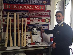 daspo-a-tifosi-del-siviglia-fermata-anche-auto-con-mazze-e-bastoni