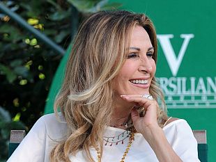 daniela-santanche-al-caffe-de-la-versiliana