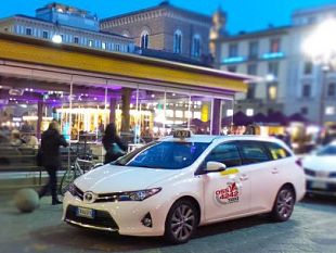 taxi-firenze-4242-mimose-in-omaggio-alle-clienti-per-la-festa-della-donna