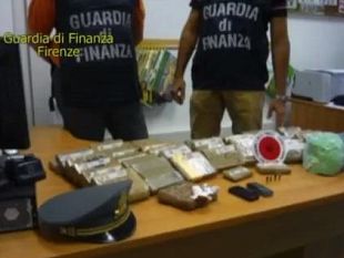 droga-sequestrate-due-tonnellate-di-stupefacenti-video