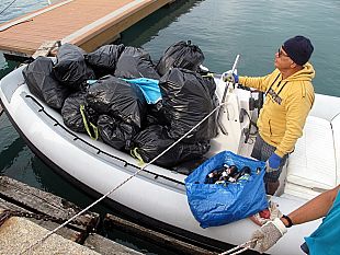 i-pescatori-ripuliscono-le-spiagge-rimosse-a-livorno-168-tonnellate-di-rifiuti