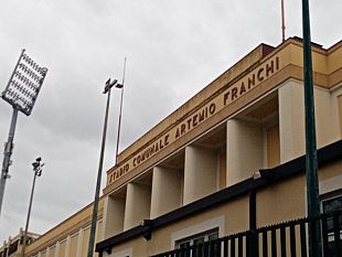 i-soldi-per-lo-stadio-provvisorio-vadano-alle-case-popolari