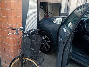 scandicci-finisce-con-la-macchina-contro-la-snai