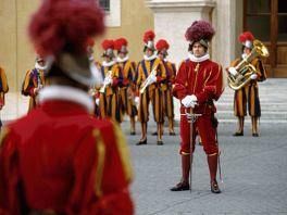 a604061342-guardia-svizzera-pontificia-marcia-commemorativa-in-toscana-dal-14-al-26-aprile