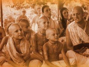 a811212204-cinema-biografia-collettiva-dei-ragazzi-creasciuti-alla-scuola-degli-hare-krishna