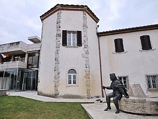 b402201333-silvia-iafisco-in-mostra-alle-terme-antica-querciolaia