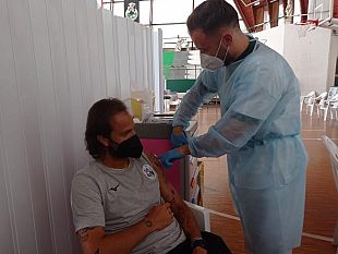 verso-il-prossimo-campionato-acn-siena-fa-gol-con-il-vaccino-un-gesto-di-civilta