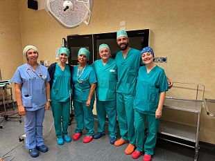 firenze-tolta-cisti-ovarica-gigante-di-42-kg-in-una-giovane-paziente