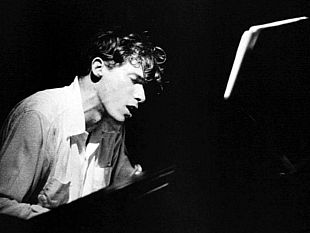 b307301924-la-musica-di-glenn-gould-in-un-doc