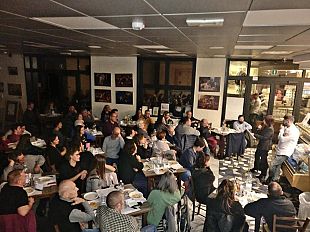 si-puo-mangiare-solo-dove-i-tavoli-sono-esposti-allaria-aperta