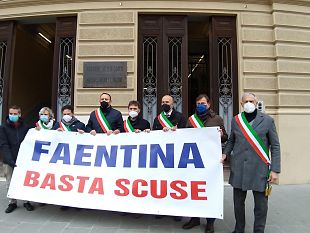 disservizi-treni-faentina-la-protesta-dei-sindaci