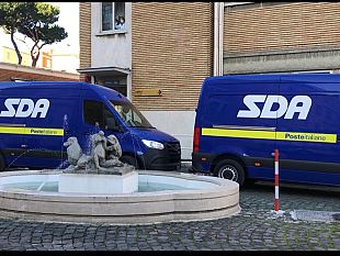 poste-italiane-consegna-il-vaccino-moderna-alle-strutture-sanitarie