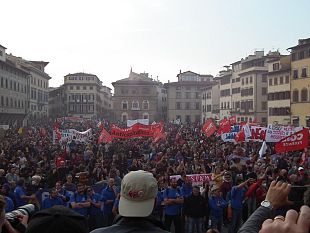 firenze-migliaia-di-persone-alla-manifestazione-gkn