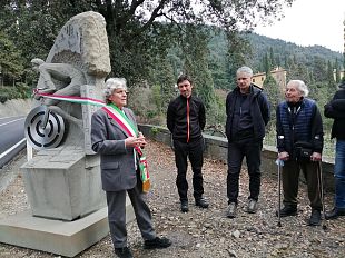 fiesole-torna-al-suo-posto-la-ruota-del-monunento-a-ballerini