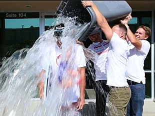 ice-bucket-challenge-collettivo-sabato-in-piazza-signoria