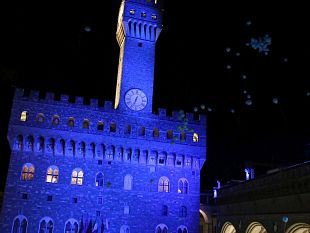 palazzo-vecchio-illuminato-di-blu-per-giornata-mondiale-diabete