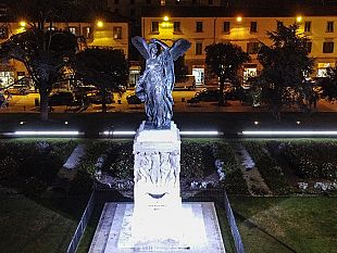 caro-bolletta-luci-spente-nei-comuni