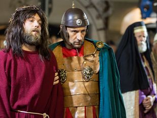 il-venerdi-di-pasqua-in-toscana-vede-in-scena-i-gladiatori