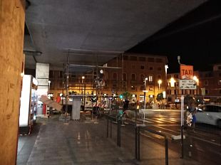 crollo-dellintonaco-della-pensilina-alla-stazione-non-e-lunico-pezzo-di-firenze-che-si-stacca