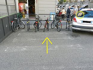 rastrelliere-per-le-biciclette-e-la-rampa-diventa-inutile