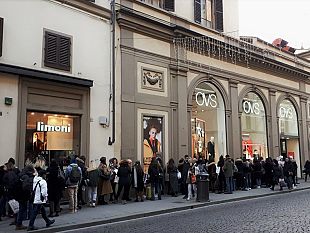 ovs-e-marie-clairecentinaia-le-ragazze-in-codaper-il-casting