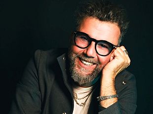 paolo-vallesi-nella-sua-firenze-festeggia-30-anni-di-carriera