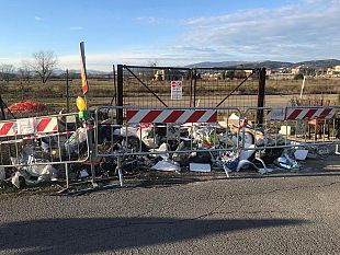 rifiuti-ditta-a-lavoro-in-ospedale-abbandono-2019-firenze