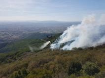 incendio-monti-pisani-rossi-ora-lo-sforzo-maggiore-sui-versanti-di-vicopisano-e-buti