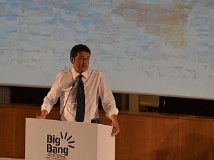 b206231319-giovani-amministratori-con-renzi-a-firenze-big-bang-italia-obiettivo-comune