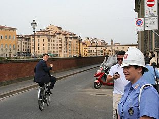 b106241221-san-giovanni-scattano-le-pedonalizzazioni-immagini-della-giornata-foto