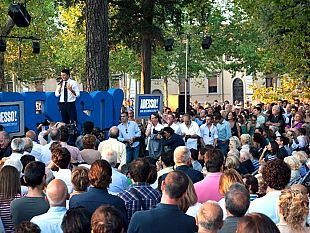 b211031452-matteo-renzi-chiama-a-raccolta-i-volontari-per-lo-sprint-finale