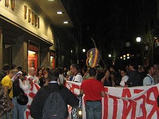 b109080124-fischi-per-renzi-e-rificolone-mascherate-contro-il-sindaco-di-firenze