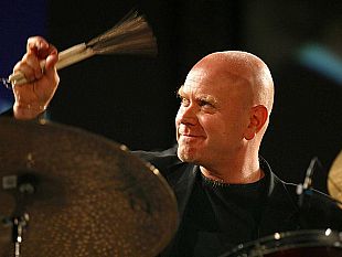 b111152130-roberto-gatto-in-concerto-al-blackmail-jazz-club