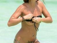 b307171354-rosy-dilettuso-al-beach-club-versilia