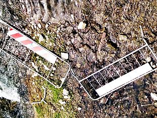 transenne-lanciate-dal-ponte-nella-greve-vandali-al-galluzzo