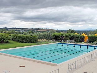 la-piscina-costoli-apre-al-pubblico-per-la-balneazione-estiva