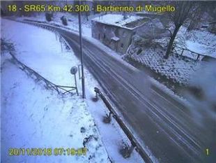 neve-in-appennino-a1-imbiancata-prudenza-sulle-strade-del-mugello