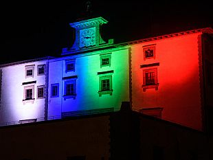 f-light-il-forte-belvedere-illuminato-con-i-colori