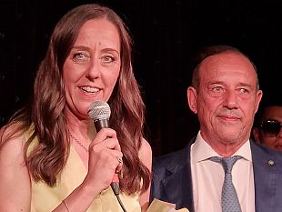 la-nuova-sindaca-sara-funaro-incontra-i-consoli-di-firenze